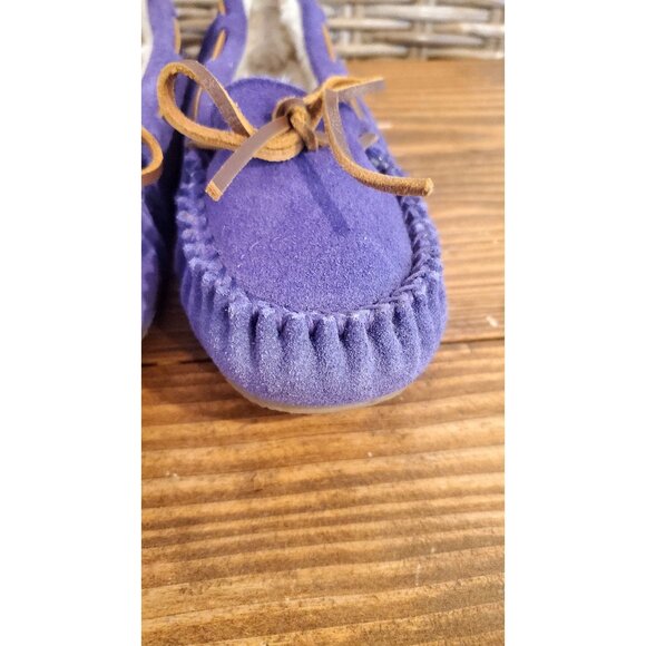 Minnetonka Girls Purple Suede Moccasin Slippers Faux Fur Leather lace Size 4 - Picture 3 of 12